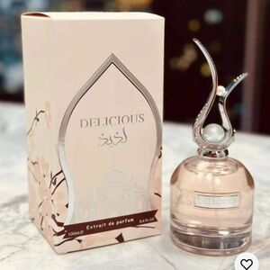 Delicious Perfume with Elegant Bottle